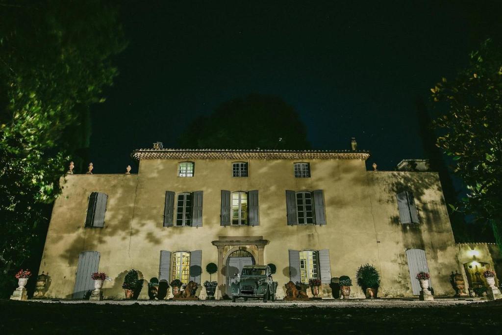 B&B / Chambre d'hôtes Château de Saint-Girons B&B 2265 Chemin Albert Guigou, 13290 Aix-en-Provence