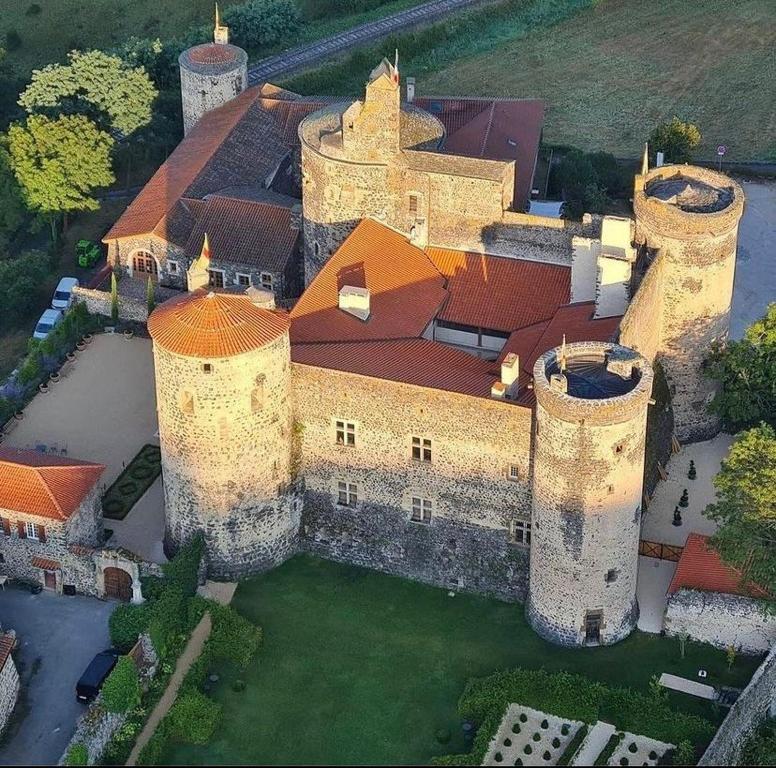 Hôtel Château de Saint Vidal 1, place du château, 43320 Saint-Vidal