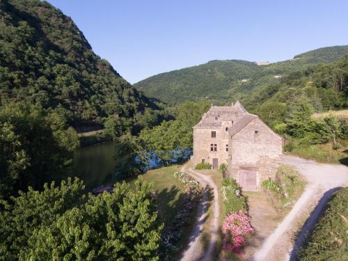 Château de Salamon - plage privée Réquista france