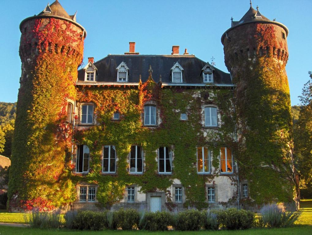 B&B / Chambre d'hôtes Château de Sédaiges Château de Sédaiges, 15250 Marmanhac