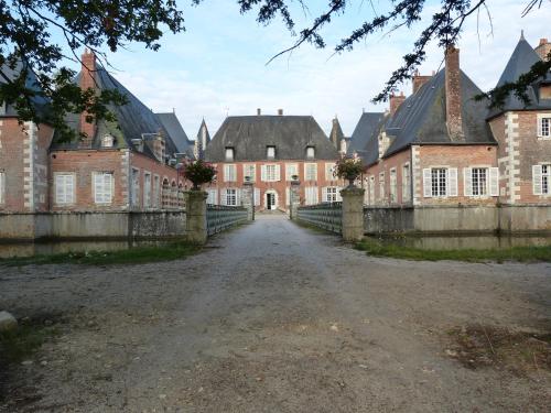 Maison d'hôtes Château de Souesmes Route de Pierrefitte, CIDEX 705 Souesmes