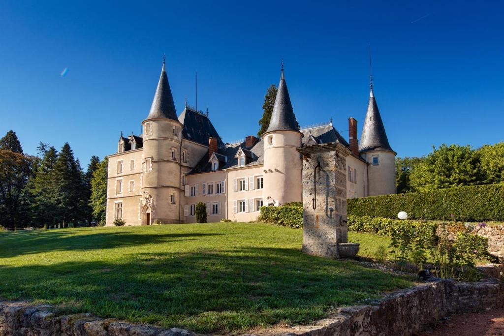 Maison d'hôtes Château de St Alyre Rue de St Alyre, 03150 Sanssat