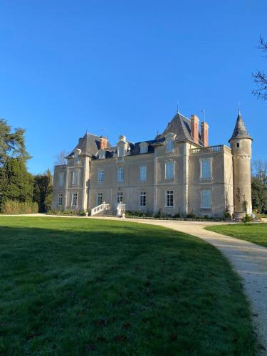 Château de St-Fulgent, gîte Le Parc Saint-Fulgent france