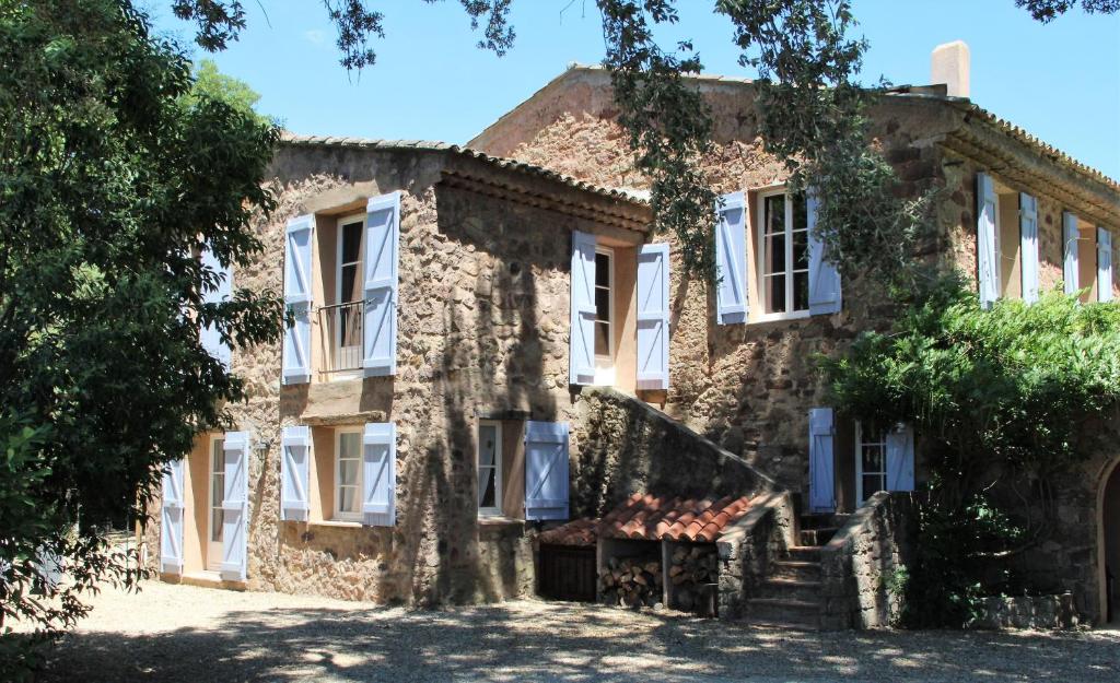 Villa Chateau des Bertrands Route de la Garde Freinet, 83340 Le Cannet-des-Maures