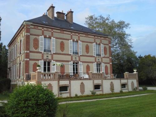 B&B / Chambre d'hôtes Château des Bouffards Les Bouffards Brinon-sur-Sauldre