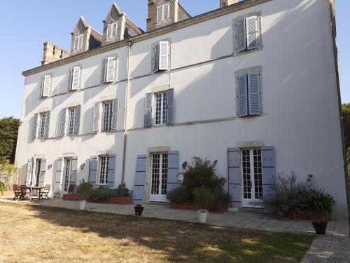 B&B / Chambre d'hôtes Château des Bretonnières sur vie - Maison d'hôtes Route de Coex Hameau de Vie Commequiers