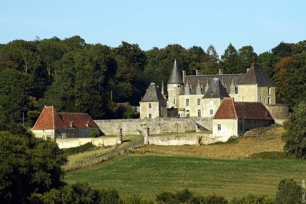 Maison d'hôtes Château des Feugerets Château des Feugerets, 61130 Bellême