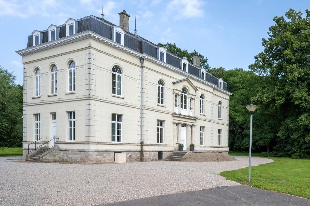 Villa Chateau du Béron 1 Rue de Thouart, 59242 Cappelle-en-Pévèle