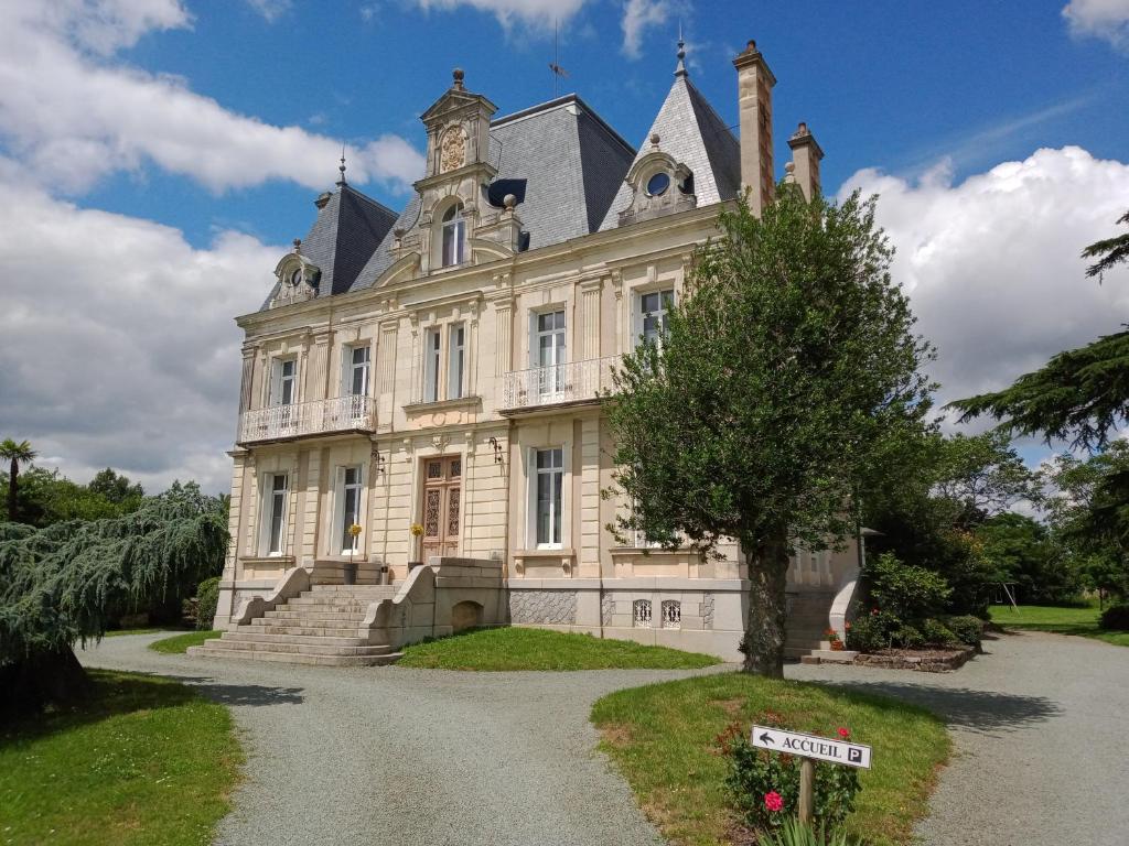 Maisons de vacances Chateau du Breuil Le Breuil, 49750 Beaulieu-sur-Layon