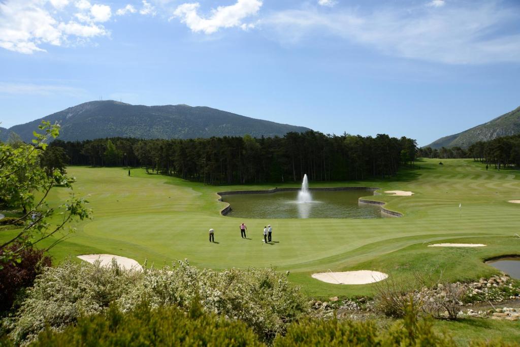 Hôtel Château et Golf De Taulane Le Logis Du Pin D6085, 83840 La Martre