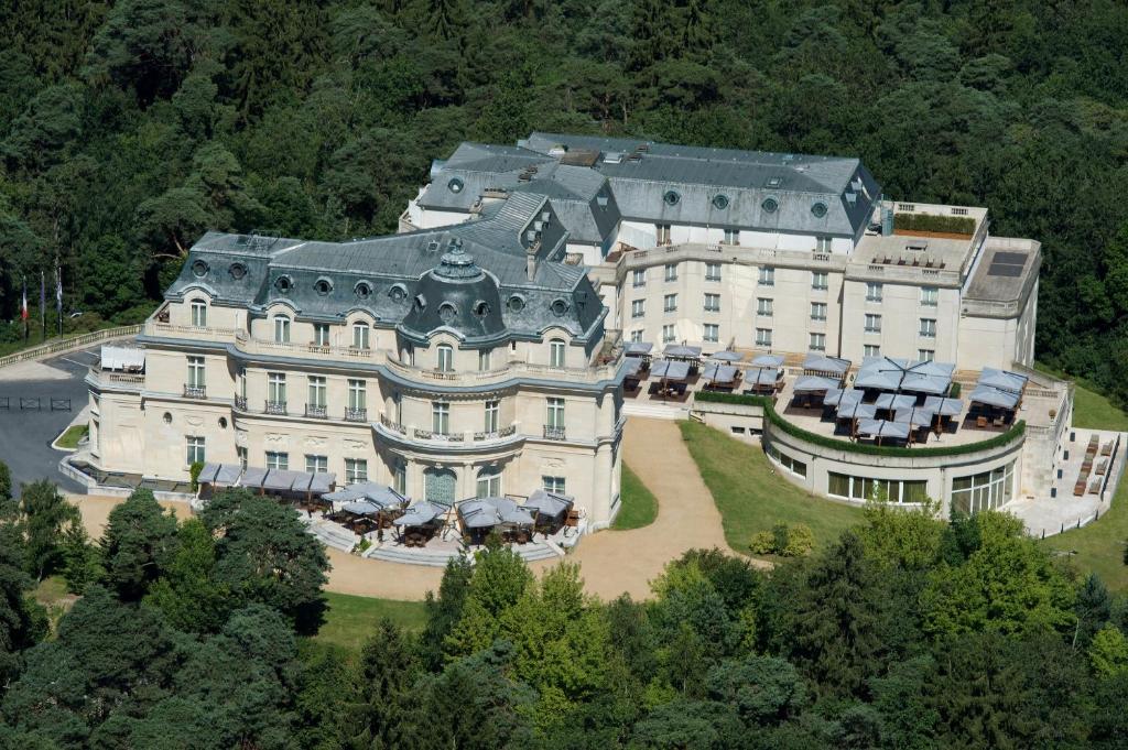 Hôtel Château Hôtel Mont Royal Chantilly Allée des Marronniers, Route De Plailly, 60520 La Chapelle-en-Serval