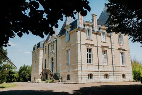 Château Marith - Etablissement climatisé avec Piscine Clairac france