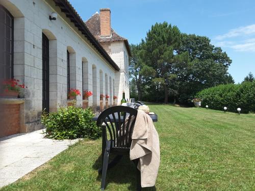 Appartements Château Neuf Le Désert Château Neuf le Désert Le Pizou