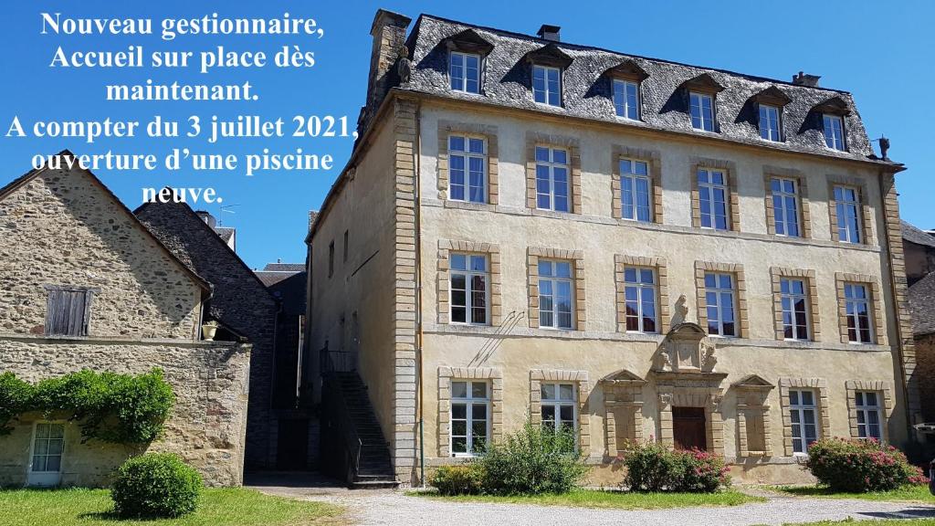 Appart'hôtel Chateau Ricard 7 rue hygonnet, 12130 Saint-Geniez-dʼOlt