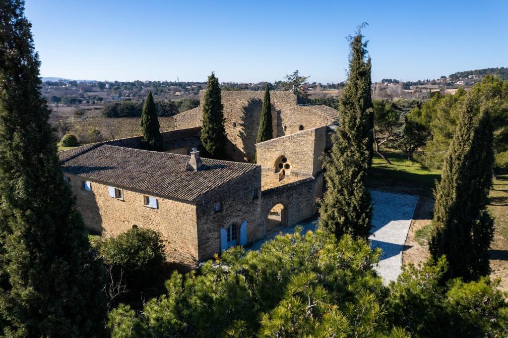 B&B / Chambre d'hôtes Château Saint-Pierre de Mejans 2 Voie Communale Jas de Puyvert, 84160 Puyvert