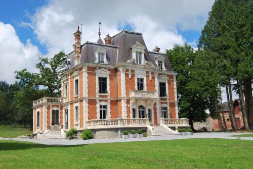 Chateau Sourliavoux, appartement en chambres d'hôtes Vallières france