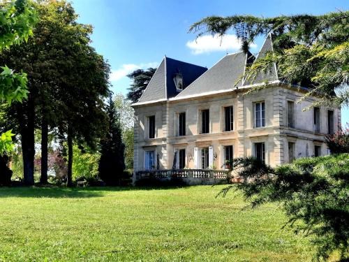 Chateau Tanesse de Tourny La Reuille france