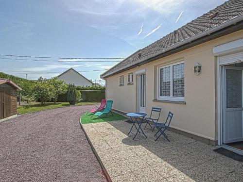 Cheerful holiday home in Grandcamp Maisy with garden Grandcamp-Maisy france