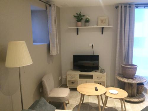 Appartement Chez Adeline Rue de l'Église Céreste