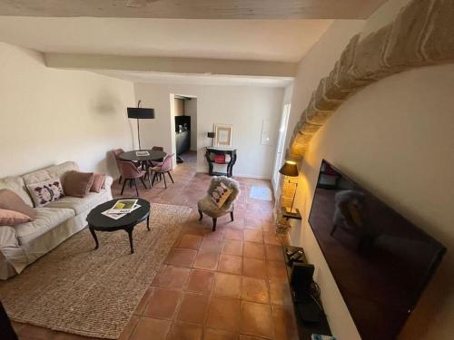 Appartement « CHEZ ANNABELLE »Charmante petite maison au cœur du village 99 Rue Basse Venasque