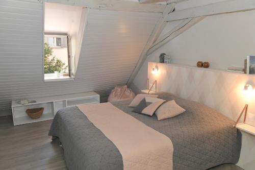 B&B / Chambre d'hôtes CHEZ CAROLINE dans un havre de verdure et de calme 12 Rue de l'Ange Colmar