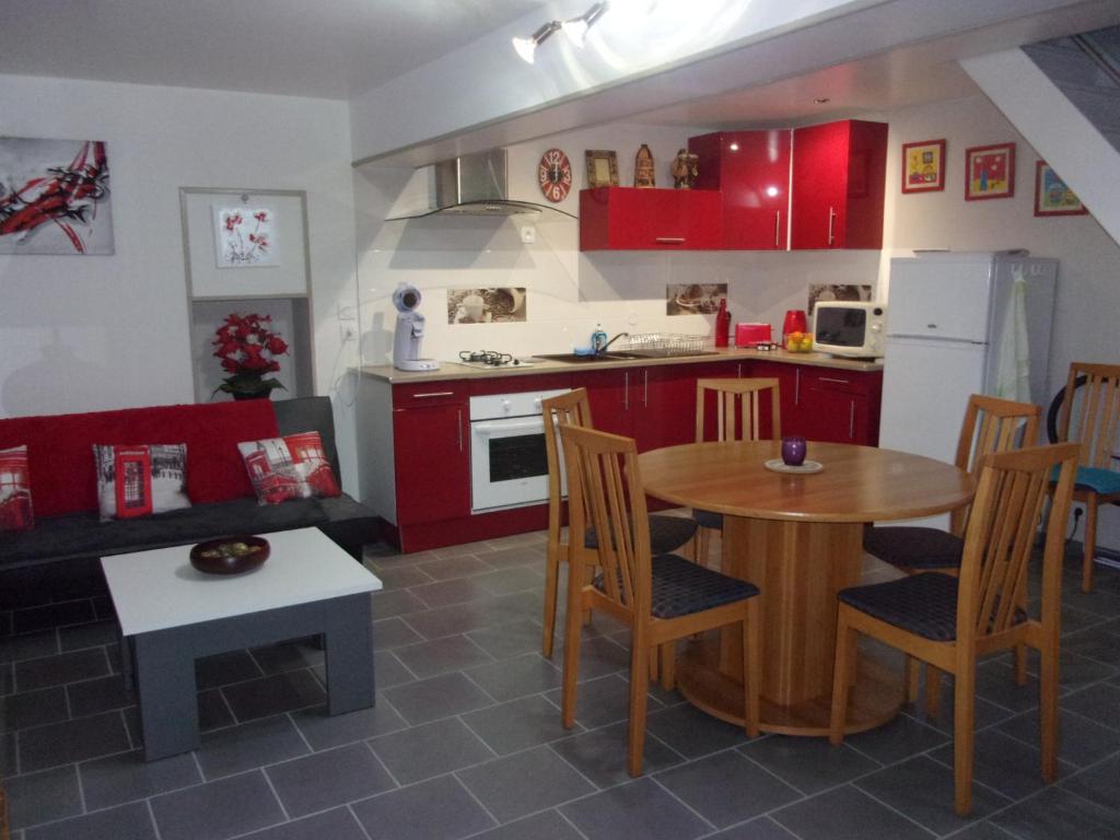 Appartement chez christophe bourg 7 route de danze, 41170 Beauchêne