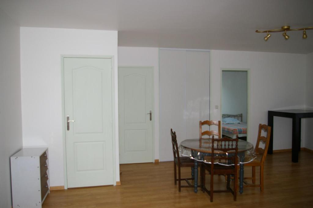 Appartement Chez Claire 26 avenue de beziers, 34460 Cessenon