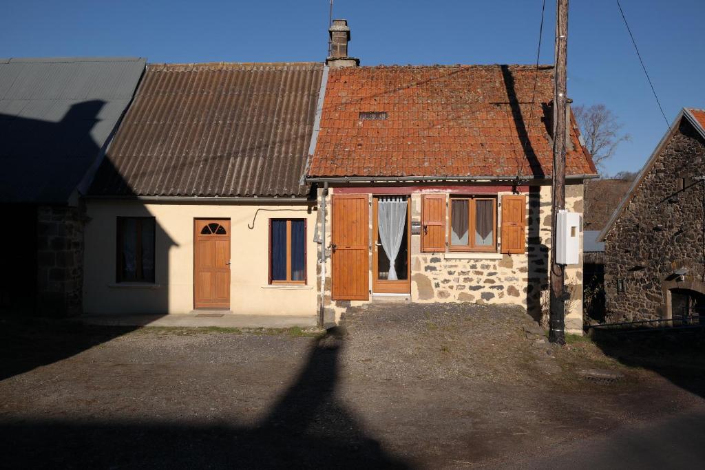 Maison de vacances Chez Grand-Mère Lieu-dit Dijon, 15240 Le Monteil