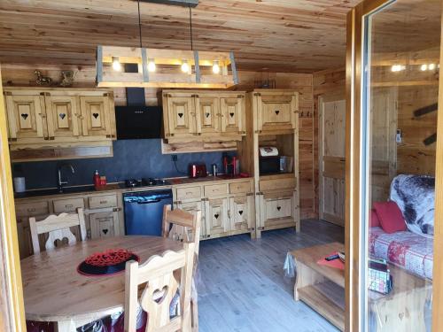 Maison de vacances Chez LAVALOU Gîte 4* chaleureux en bois 391 Route de la Barthe Lannemezan