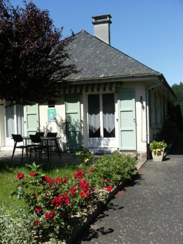 Maison de vacances Chez Léontine 1 rue du Mourdier Vic-sur-Cère