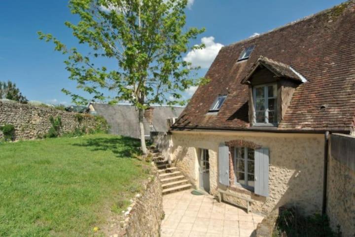 Maison de vacances Chez Mémé Caillou, Gîte 6 personnes 6 Rue de Montafilant, 72320 Montmirail