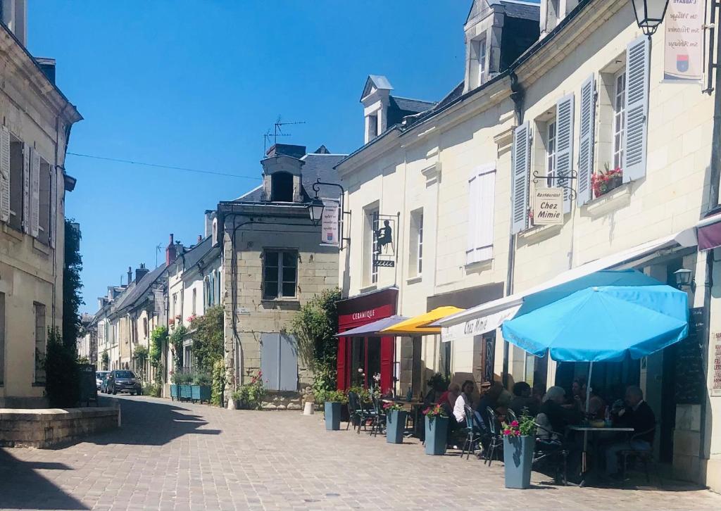 B&B / Chambre d'hôtes Chez mimie les hôtes 2 Rue Robert d'Arbrissel, 49590 Fontevraud-l\'Abbaye