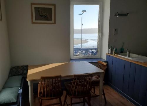 Chez Nany, chaleureux duplex sur le port de Morgat Crozon france