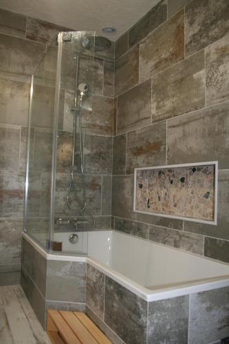 B&B / Chambre d'hôtes Chez Renée et Raynal B&B 3 Cité des Primevères Plounévez-Lochrist
