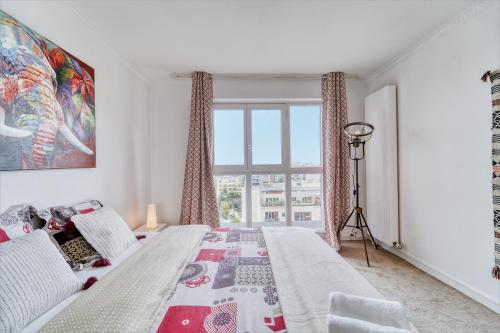 Chic and spacious apart with parking Courbevoie france