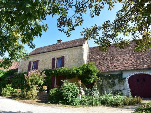 Chic Holiday Home in Aquitaine with Swimming Pool Nanthiat france