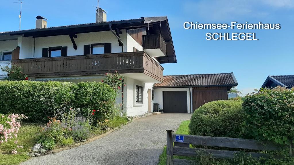 Maison de vacances Chiemsee-Ferienhaus Schlegel Rosenstraße 4, 83254 Breitbrunn am Chiemsee