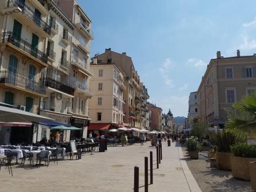 Appartement Citilet 4 Duplex, funky with large terrace 63 Rue Félix Faure Cannes