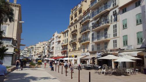 Citilet 4 Duplex, funky with large terrace Cannes france