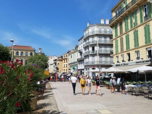 Appartements Citilet Louis Blanc 1,2,3 - Three gorgeous, open-plan apartments 55 rue Meynadier Cannes