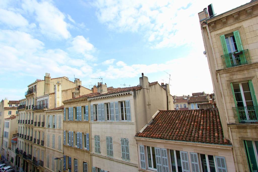 Appartement City center : bright, comfortable and spacious appartment 45 Rue Terrusse, 13005 Marseille
