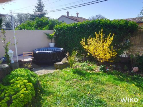 Classy Holiday Home in B doin with bubble bath Bédoin france