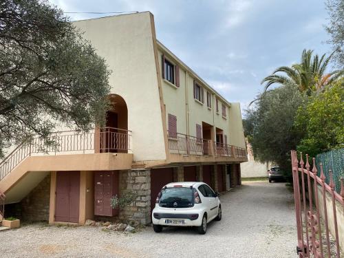 Clos Armand, tout à pieds, Clim, wifi, parking Bandol france