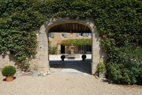 B&B / Chambre d'hôtes Clos De La Fontaine Quartier Voulonne Cabrières-dʼAvignon