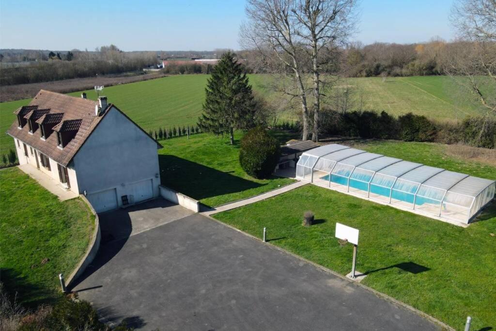 Villa Clos de la Gravière, 30p, Piscine Billard Babyfoot Chemin de la Gravière, 77610 Fontenay-Trésigny