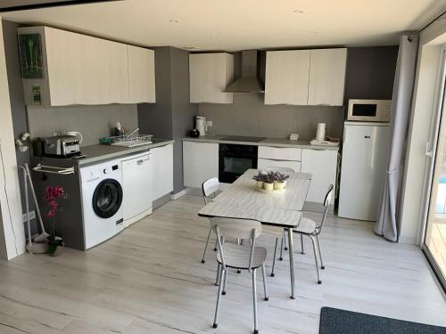 Appartement Clos du Cardinal 500 Avenue des Sorgues LʼIsle-sur-la-Sorgue