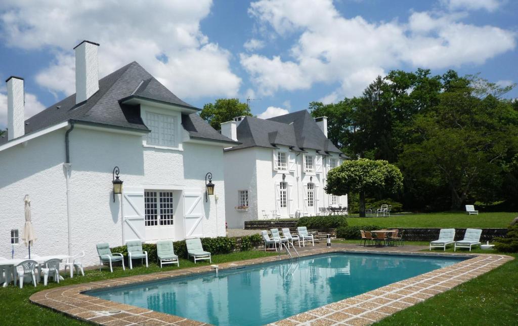 Maisons de vacances Clos Mirabel Manor - Holiday rental 276 Avenue des Frères Barthélémy, 64110 Jurançon