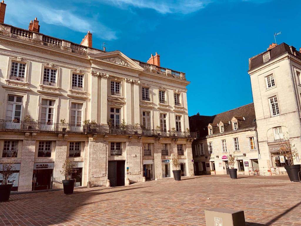 Séjour chez l'habitant CLUB NAPOLEON SAUMUR 21 Place de la Bilange, 49400 Saumur