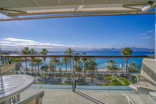 CMG - Appartement Croisette vue sur Mer Cannes france