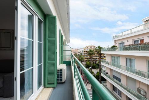 CMG - Bel appartement Juan-Les-Pins / terrasse - 2mn Plage Antibes france